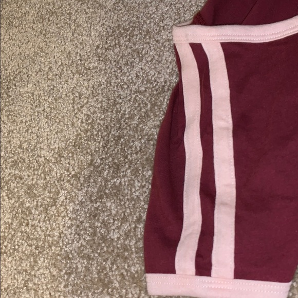 Hollister red t-shirt with trimmed detail - Picture 2 of 3